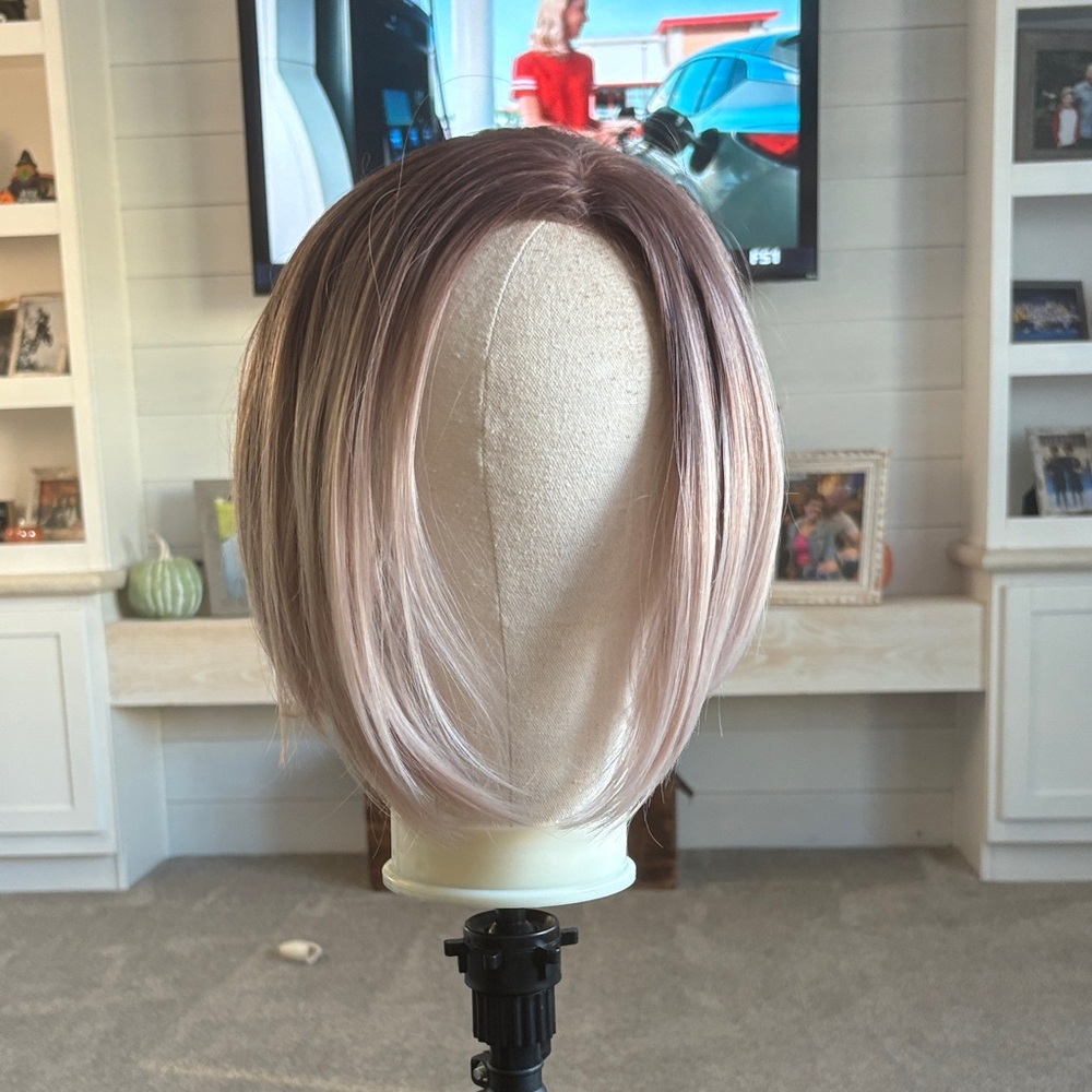 Chelsey smith crowns apricot standard size wig